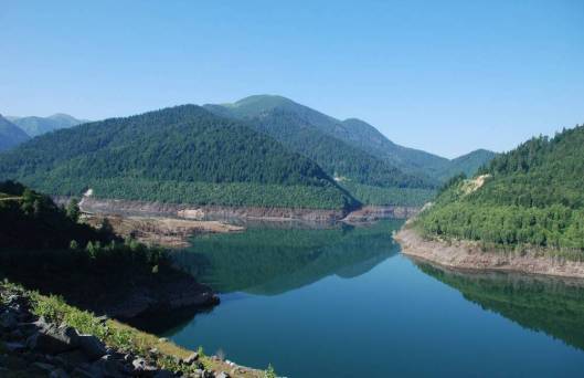 Lacul Gura apei vazut de pe baraj